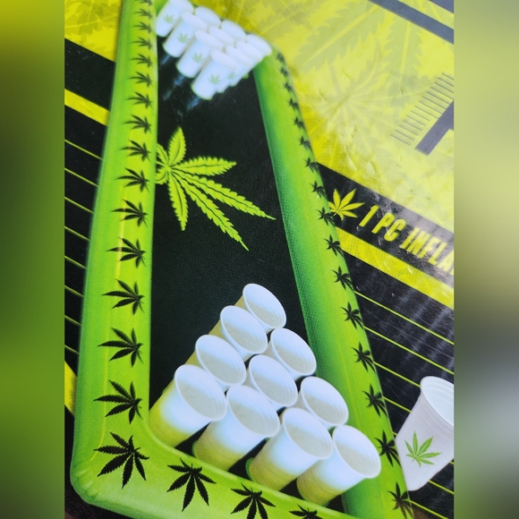 Pot leaf inflatable beer pong set - Picture 6 of 9